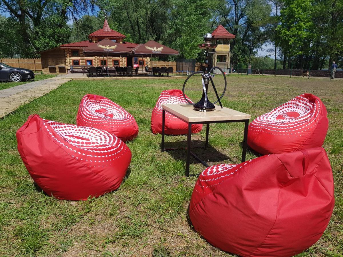 Загородный Комплекс Fort Pirnov Park Pirnove Bagian luar foto