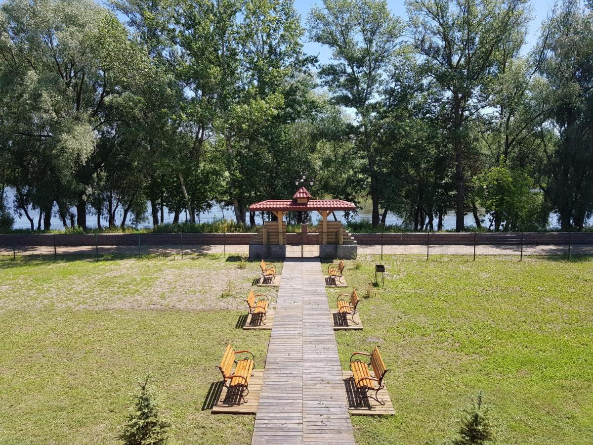 Загородный Комплекс Fort Pirnov Park Pirnove Bagian luar foto