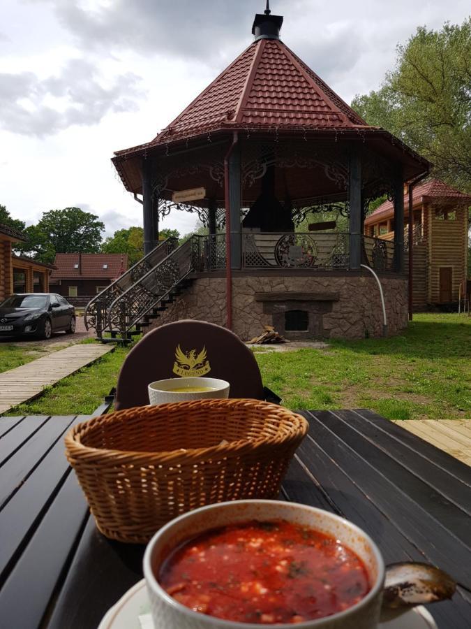 Загородный Комплекс Fort Pirnov Park Pirnove Bagian luar foto