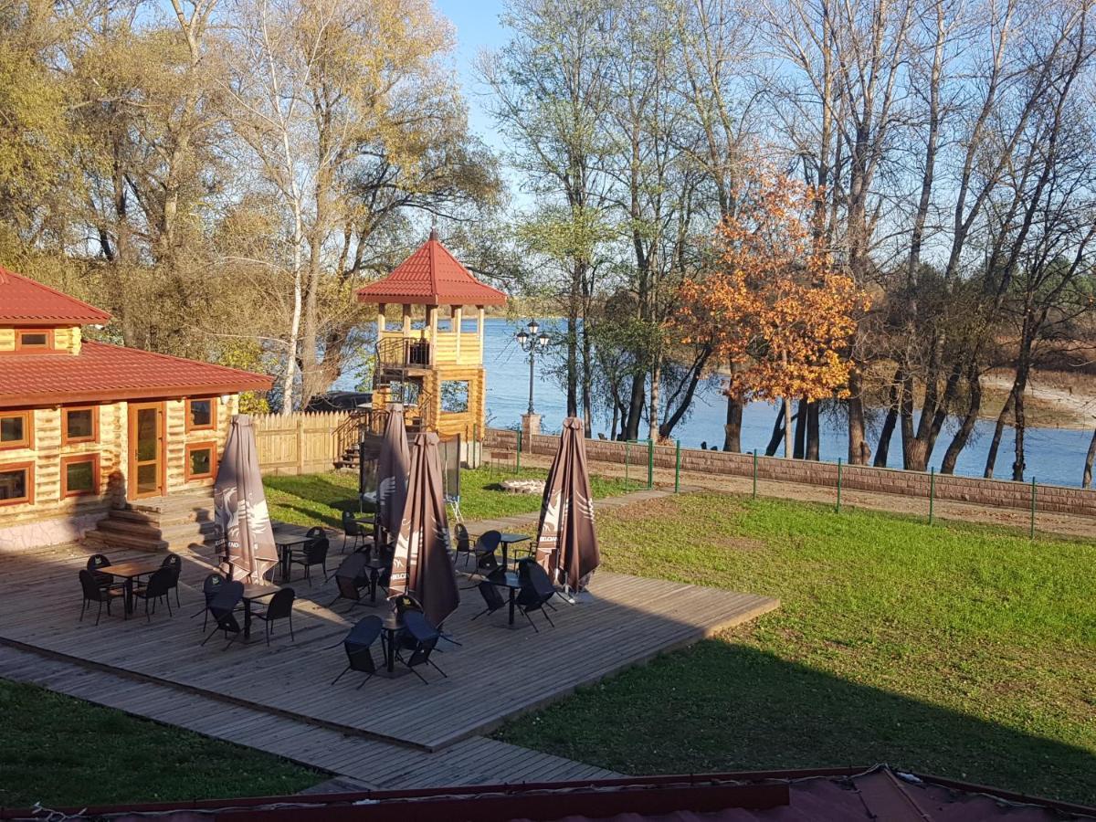 Загородный Комплекс Fort Pirnov Park Pirnove Bagian luar foto