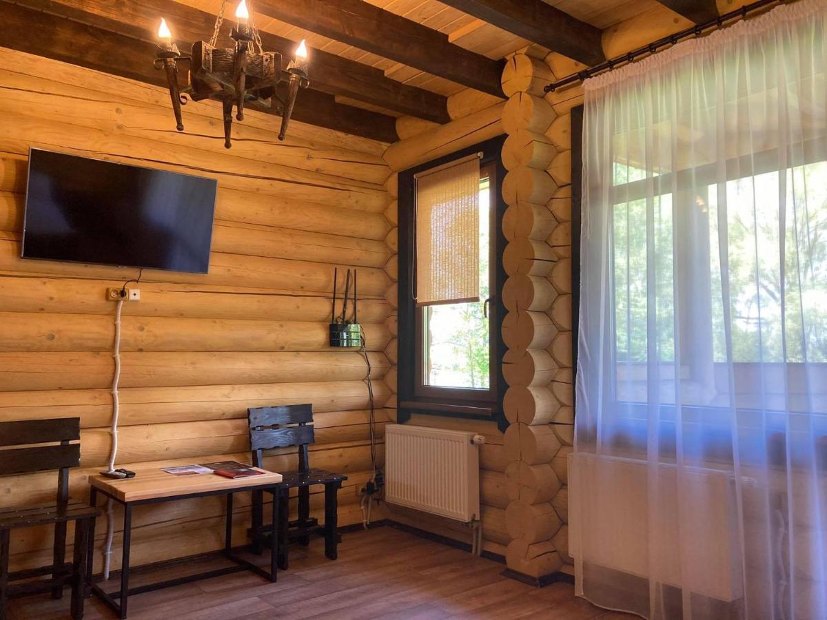 Загородный Комплекс Fort Pirnov Park Pirnove Bagian luar foto