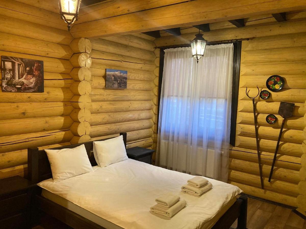 Загородный Комплекс Fort Pirnov Park Pirnove Bagian luar foto