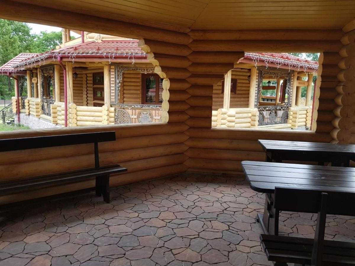 Загородный Комплекс Fort Pirnov Park Pirnove Bagian luar foto