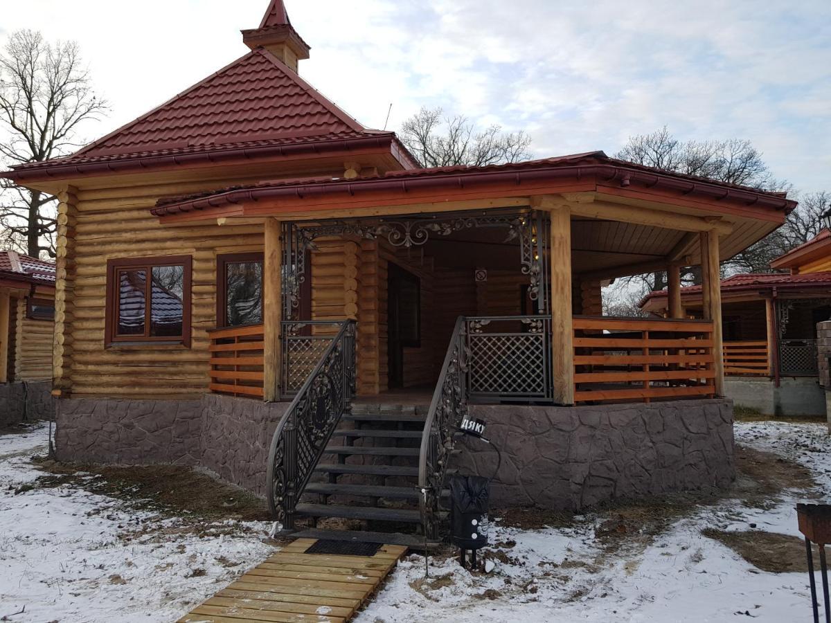 Загородный Комплекс Fort Pirnov Park Pirnove Bagian luar foto